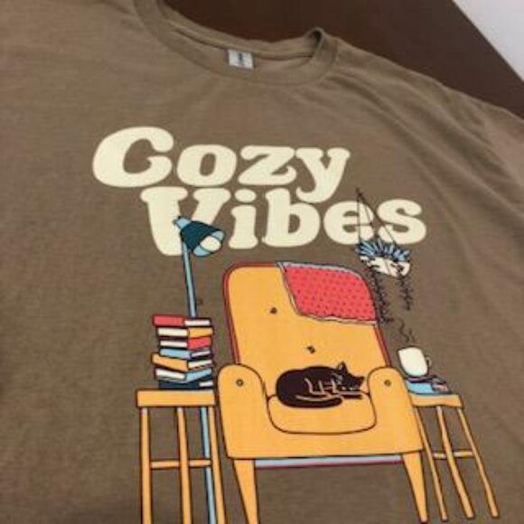 Cozy Vibes Cat in Chair Graphic Unisex T-Shirt Size L. - Picture 16 of 16